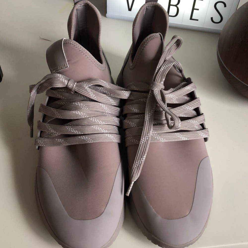 Steve Madden tennis shoes